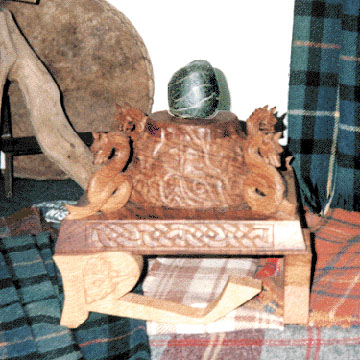 RonaStone3.jpg (57697 bytes)